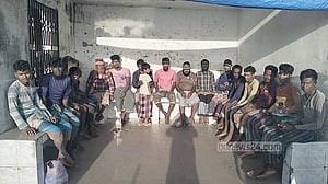 আরাকান আর্মির কাছ থেকে পালিয়ে ফিরেছেন ১৭ জেলে