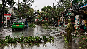 টাইফুন বুয়ালোইয়ে ভিয়েতনামে মৃত্যু বেড়ে ১৯