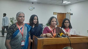 ইসির কাছে ৩৩% নারী প্রার্থীর বাধ্যবাধকতা দাবি