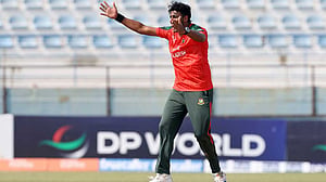 সাকলাইনকে অলরাউন্ডার হিসেবেই দেখছেন অধিনায়ক