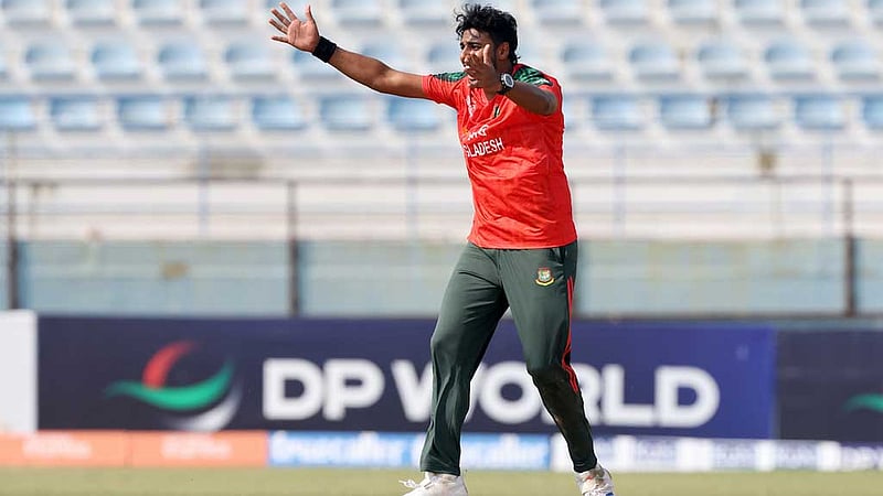 সাকলাইনকে অলরাউন্ডার হিসেবেই দেখছেন অধিনায়ক