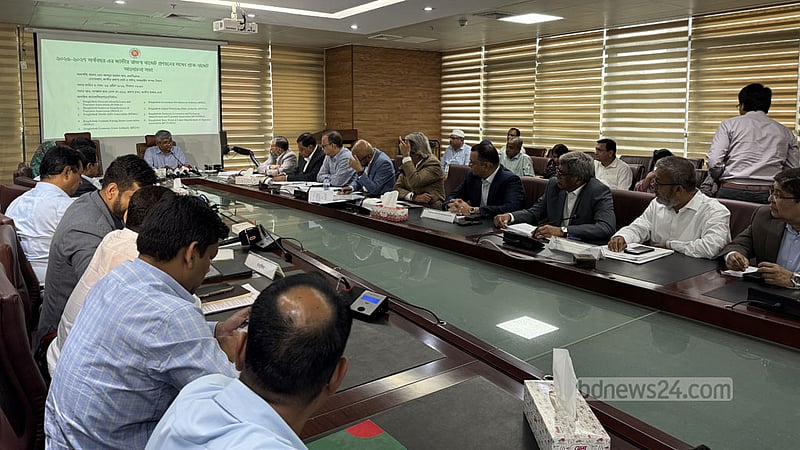 ‘ভ্যাটের লোকজন রাস্তাঘাটে ডিস্টার্ব করে’: এনবিআর চেয়ারম্যানকে ব্যবসায়ী নেতা