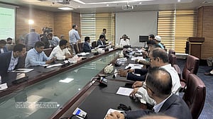 ‘কাপড়ের আড়ালে মদ আমদানি’, এভাবেই দেশ চলবে, প্রশ্ন এনবিআর চেয়ারম্যানের