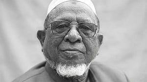 আব্দুস সামাদ আজাদ: ত্রিকালদর্শী রাজনীতিকের প্রতিকৃতি