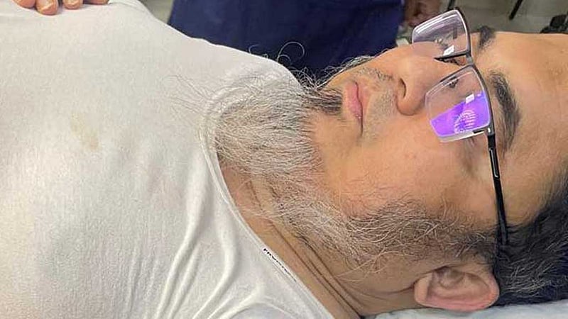 চিকিৎসককে ছুরি মারার ঘটনায় আটক ৫