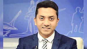 স্ত্রীকে ‘পাগল সাজাতে’ জালিয়াতি: আওয়ামী লীগ নেতা আহসান হাবিবকে গ্রেপ্তারে পরোয়ানা