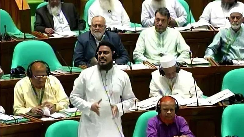 গণভোটের প্রশ্ন নিয়ে বিভ্রান্তির সুযোগ নেই: সংসদে আখতার
