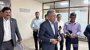 'ত্রিমুখী চ্যালেঞ্জ': বড় কোম্পানিগুলোর ‘কর ফাঁকি’ পর্যালোচনায় সরকার