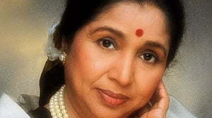 কত সম্পদ রেখে গেছেন আশা ভোঁসলে?