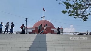 বাগেরহাটের সেই ভাইরাল ভিডিও: স্মার্টফোনে বন্দি আমাদের বিবেক