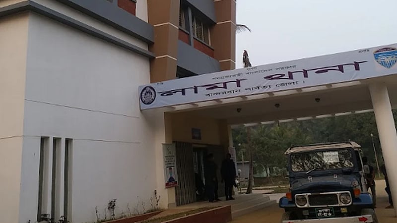 বর্ণমালা লিখতে না পারায় শিক্ষকের চড়-থাপ্পড়ে ছাত্রী অজ্ঞানের অভিযোগ