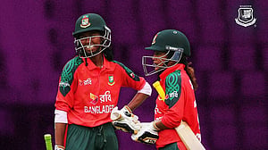 স্বর্ণার একার লড়াইয়ে পারল না বাংলাদেশ