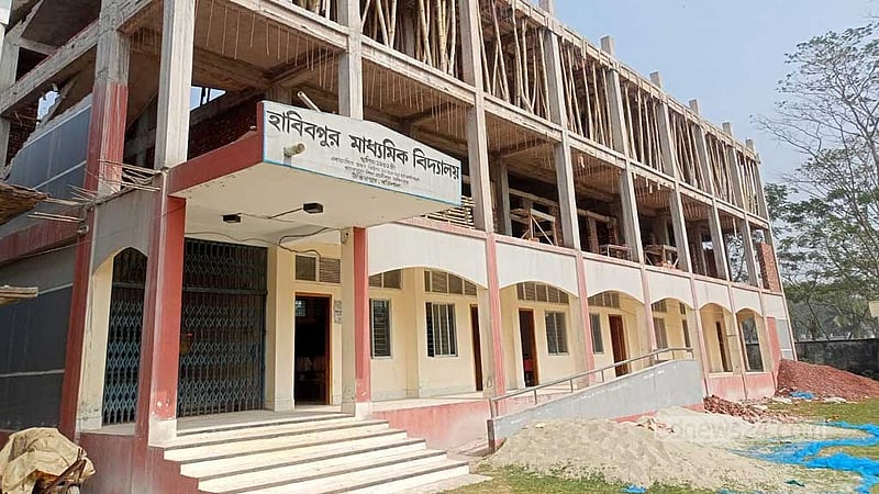 অনিয়মিতদের নিয়মিত প্রশ্নে পরীক্ষা, বরিশালে কেন্দ্র সচিবসহ ২ শিক্ষক বহিষ্কার