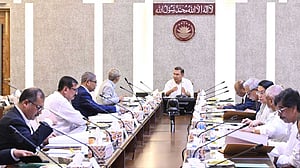 ফিরছে ‘জাতীয় বিপ্লব ও সংহতি দিবস’, ৭ নভেম্বর সরকারি ছুটি