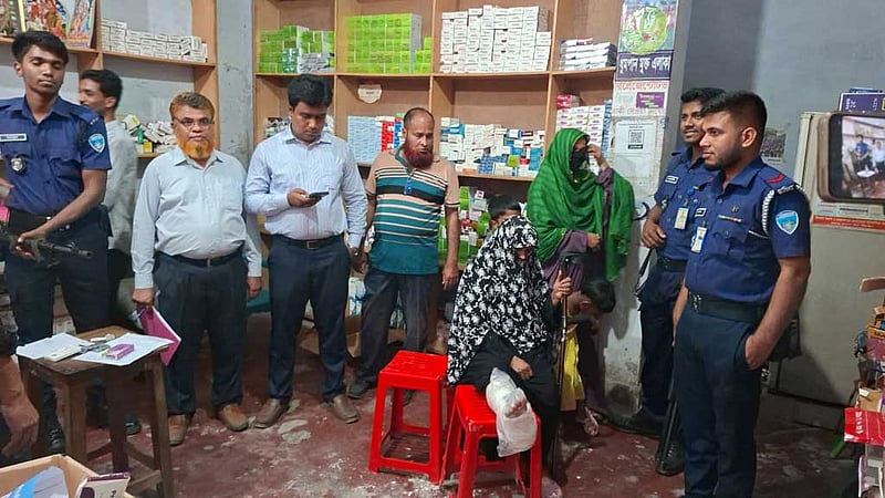 চাঁদপুরে ভোক্তার অভিযানে তিন প্রতিষ্ঠানকে জরিমানা