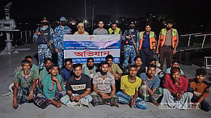 চাঁদপুরে নিষেধাজ্ঞা অমান্য করে জাটকা ধরায় ২২ জেলে আটক