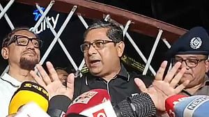 চট্টগ্রাম শহর ভাসছে না, সুন্দর আছে: প্রতিমন্ত্রী শাহে আলম