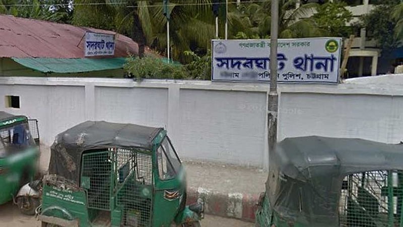 চট্টগ্রাম নর্দমায় বিস্ফোরণ, গ্যাস ‘লিকেজ’?