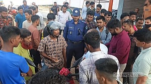 চুয়াডাঙ্গায় তেলের পাম্পে বিশৃঙ্খলা: যুবকের কারাদণ্ড, ৫ জনকে অর্থদণ্ড