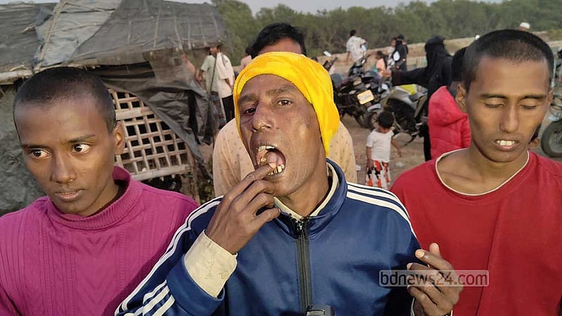 আরাকান আর্মির ডেরা থেকে ফেরা: ‘হাড়-চামড়া নিয়ে ফিরে আসছি, দাঁত ভেঙে দিছে’
