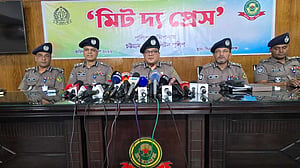 মাদক ও চাঁদাবাজদের বিরুদ্ধে জিরো টলারেন্স: সিএমপি কমিশনার