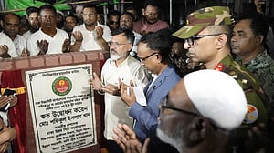 ভাষানটেকের সড়কে ৪৫০ সৌরবাতি বসাল ডিএনসিসি