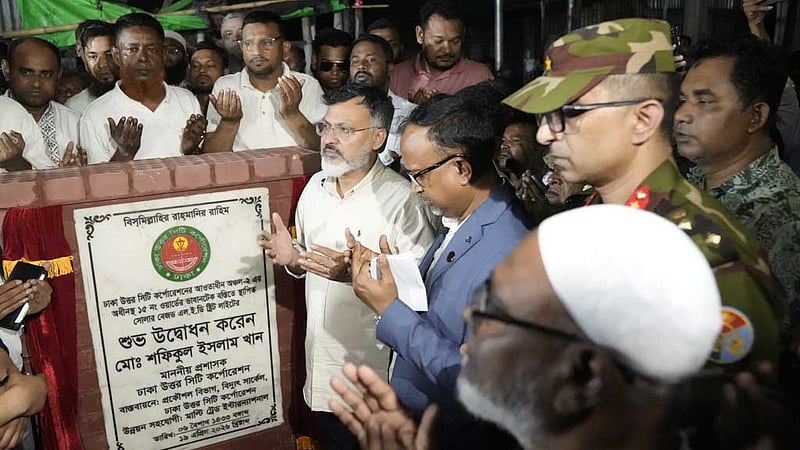 ভাষানটেকের সড়কে ৪৫০ সৌরবাতি বসাল ডিএনসিসি