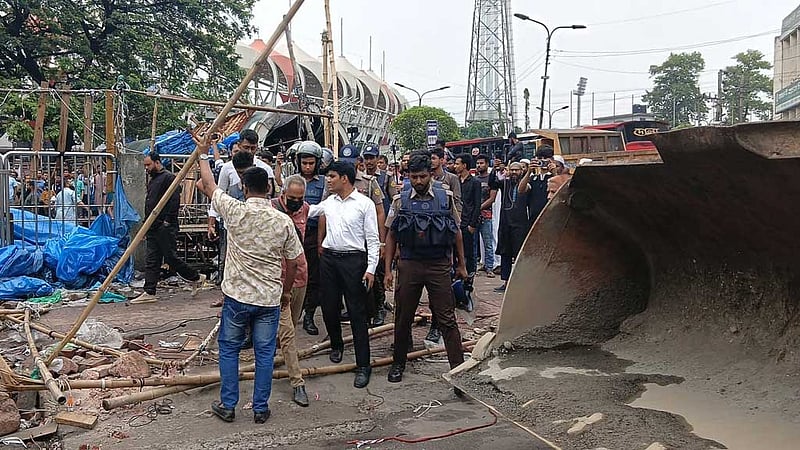 জিপিও এলাকায় রাস্তা ও ফুটপাত দখলমুক্ত, সায়েদাবাদে ১০০ বাস কাউন্টার সিলগালা