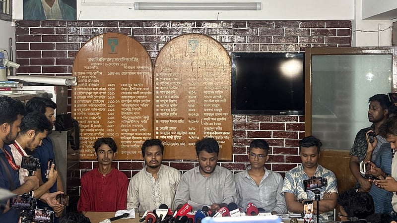 সাংবাদিকদের মারধরে জড়িতদের গ্রেপ্তারসহ ৩ দাবি ডুজার