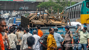 ফুটপাতে উচ্ছেদ অভিযান