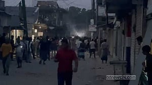 ভাঙ্গায় টর্চ জ্বালিয়ে চার গ্রামের সংঘর্ষ, ভাঙচুর-লুটপাট