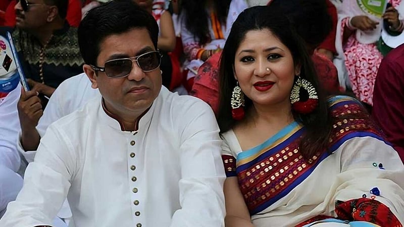 তাপস ও স্ত্রীর ৬ ক্রেডিট কার্ডের ডেবিট কার্যক্রম বন্ধ