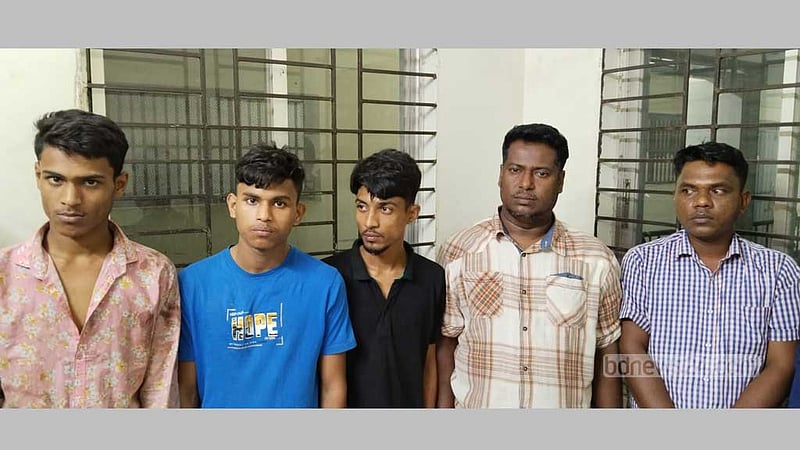গাজীপুরে কারখানার তিন কর্মকর্তাকে অপহরণের পর মুক্তিপণ দাবি, গ্রেপ্তার ৫