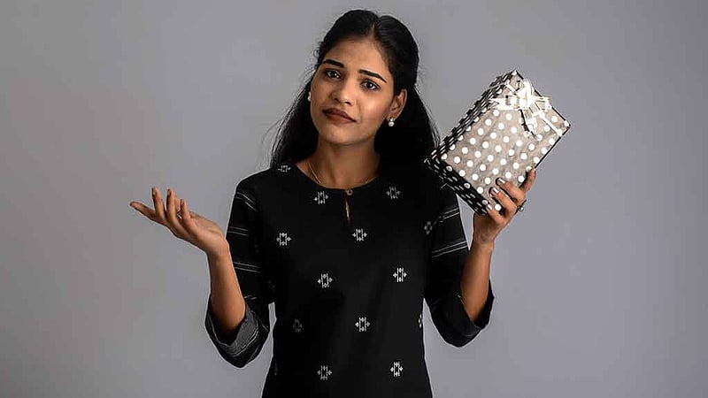 উপহার পছন্দ না হলে কী করবেন?
