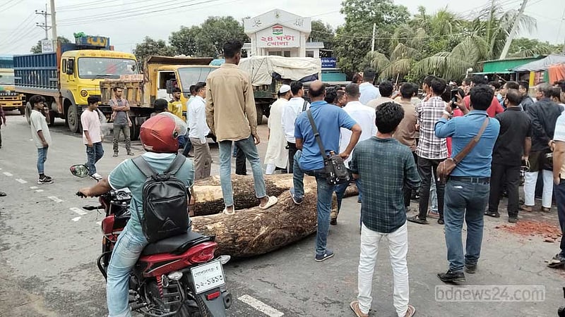 জ্বালানি তেল না পেয়ে ঘণ্টাব্যাপী ঢাকা-খুলনা মহাসড়ক অবরোধ