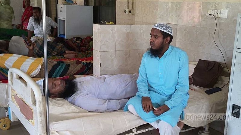 ‘ফোন না ধরায় মাদ্রাসা শিক্ষককে হাতুড়িপেটা’, থানায় মামলা