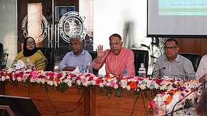 ৬টায় দোকান বন্ধ: কোরবানি ঈদের আগে সমন্বয়ের কথা বললেন জ্বালানিমন্ত্রী