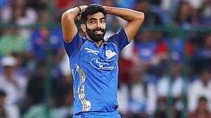 আইপিএলে সবচেয়ে মলিন শুরু বুমরাহর, দলের আশা পরের ম্যাচেই ‘৫ উইকেট’