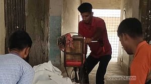 যশোরে ইজিবাইক চোর সন্দেহে গণপিটুনিতে অজ্ঞাত ব্যক্তি নিহত