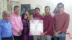 প্রধানমন্ত্রীর উপহার পেল যশোরের সেই শিশু: বাবা-মা বললেন, স্বপ্নের মত অনুভূতি