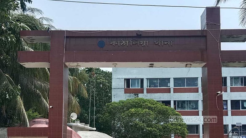 ঝালকাঠিতে ট্রলি থেকে ছিটকে পড়ে চালকের মৃত্যু