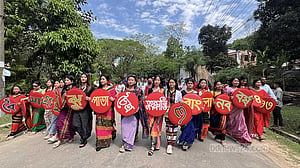 পাহাড়ের উৎসবের সূচনা, খাগড়াছড়িতে বর্ণাঢ্য শোভাযাত্রা