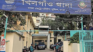 খিলগাঁওয়ে মা-ছেলের লাশ উদ্ধার, পুলিশ বলছে ‘হত্যার পর আত্মহত্যা’