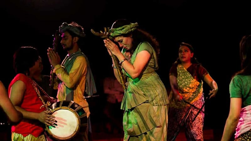 ‘খনা’: শততম প্রদর্শনী ঘিরে দুই দিনের উৎসব
