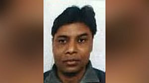 নিউ মার্কেটে গুলিতে নিহত ব্যক্তি ‘শীর্ষ সন্ত্রাসী’ টিটন, বলছে পুলিশ