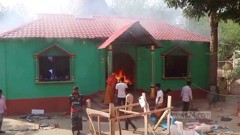 কুষ্টিয়ায় পীর হত্যা: ‘জামায়াত-খেলাফতের নেতৃত্বে’ হামলা চালায় দুই শতাধিক লোক, অভিযোগ মামলায়
