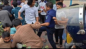 লক্ষ্মীপুরে ১৪৪ ধারা ভেঙে বৈষম্যবিরোধীদের মিছিল, পুলিশের সঙ্গে হাতাহাতি