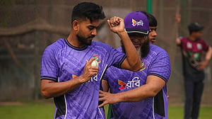 মিরাজকে এখন আর শুধু রান আটকানোর স্পিনার মনে করেন না মুশতাক