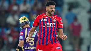 কলকাতার ব্যাটিং গুঁড়িয়ে মহসিনের ৫