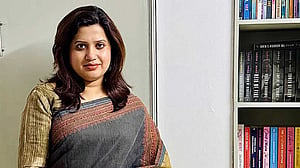 তারকাদের মনোনয়ন না দেওয়ায় বিএনপিকে ন্যান্সির ‘লাল সালাম’